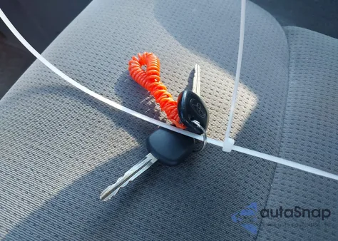 2005 Toyota Sienna Le z USA, uszkodzony, nr VIN 5TDZA23C95S375931